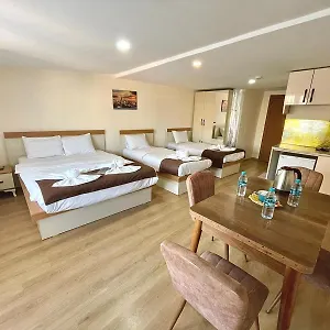 Comfort Nevvaz Suit Taksim Отель