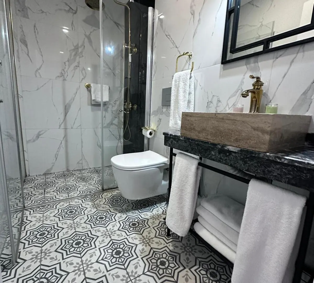 The Independent Hotel Taksim 이스탄불 2*,
